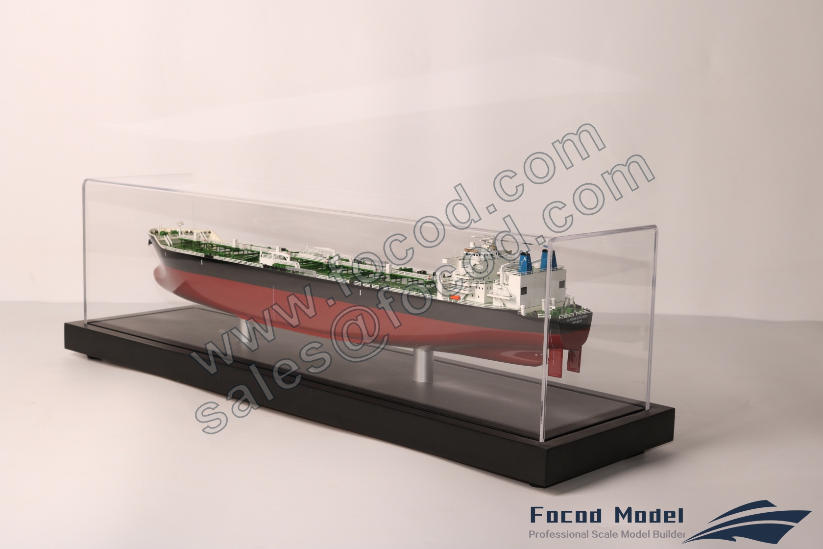 custom made model of 287米原油油轮